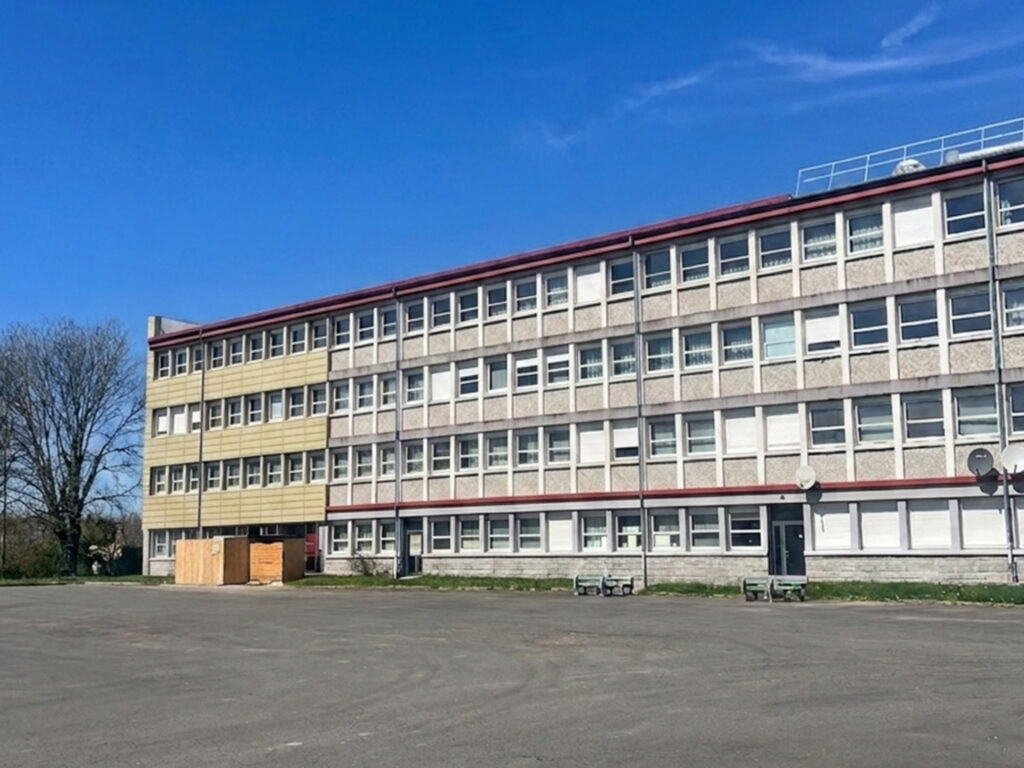 Isolation des combles à Carhaix-Plouguer pour un bâtiment scolaire