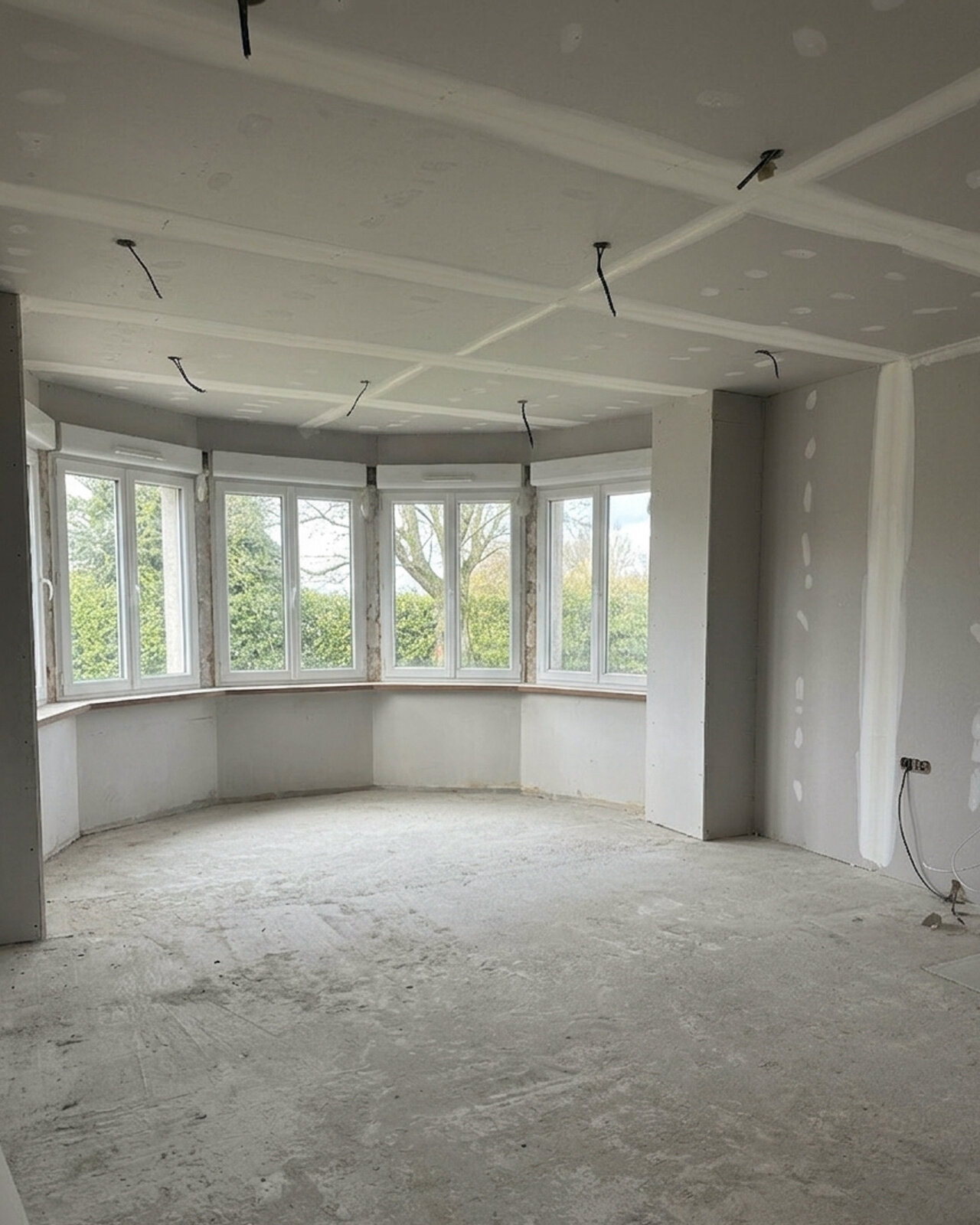 Une rénovation intérieure et isolation globale à Guiclan sur 300 m²