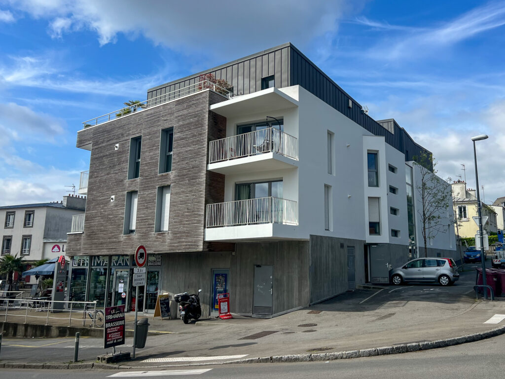 Un ravalement de façades en zone portuaire à Brest