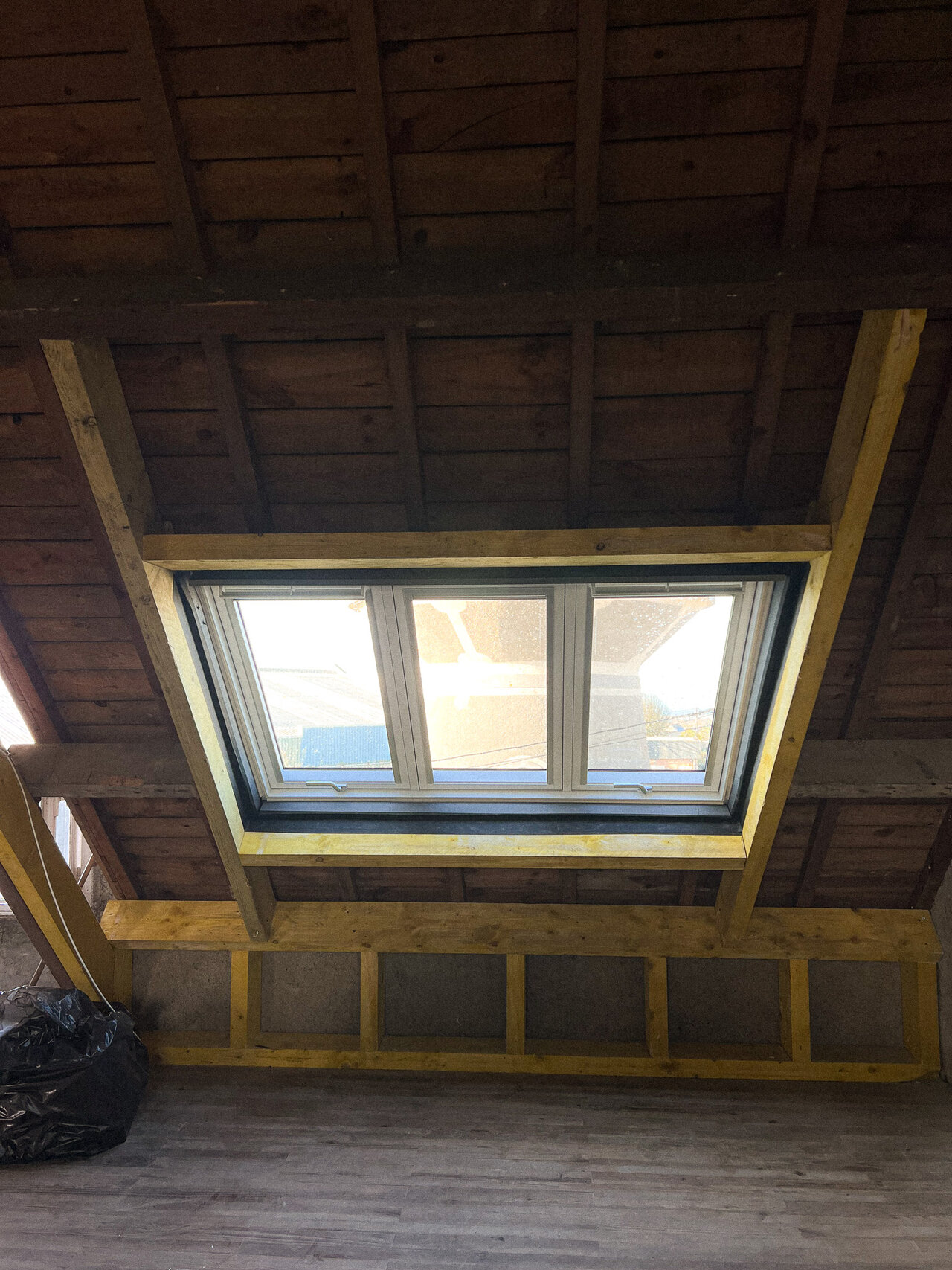 Pose de fenêtres de toit Velux à Plougastel