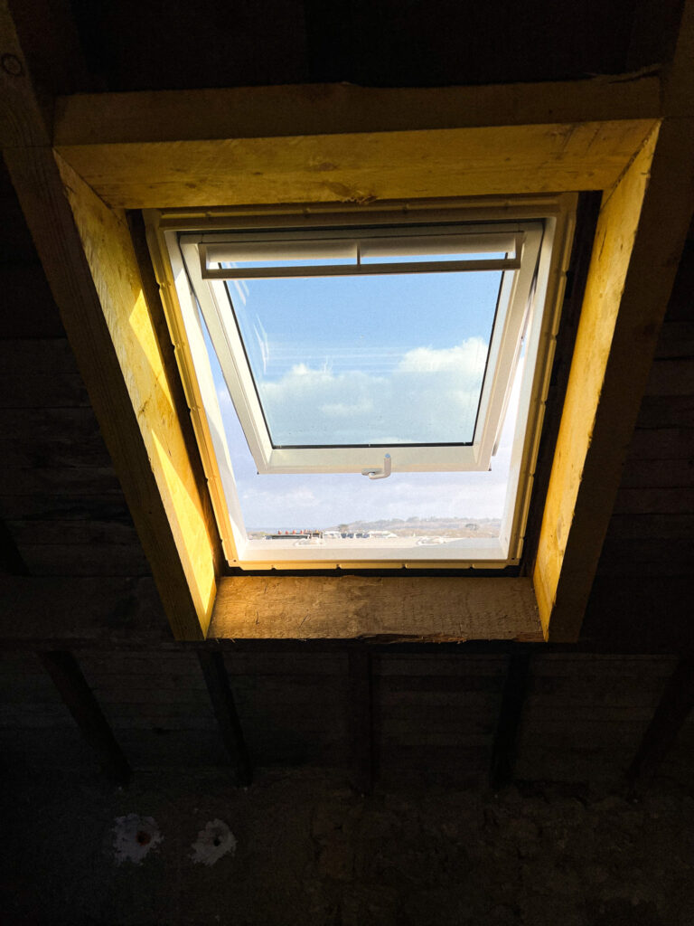 Pose de fenêtres de toit Velux à Plougastel